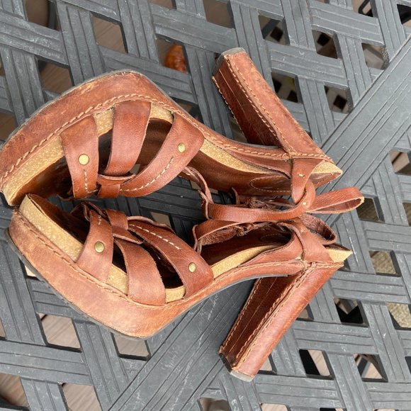 Frye Brown Grace T Strap Sandal Size 9 - Picture 6 of 6